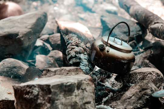 Pava calentando agua en fogon