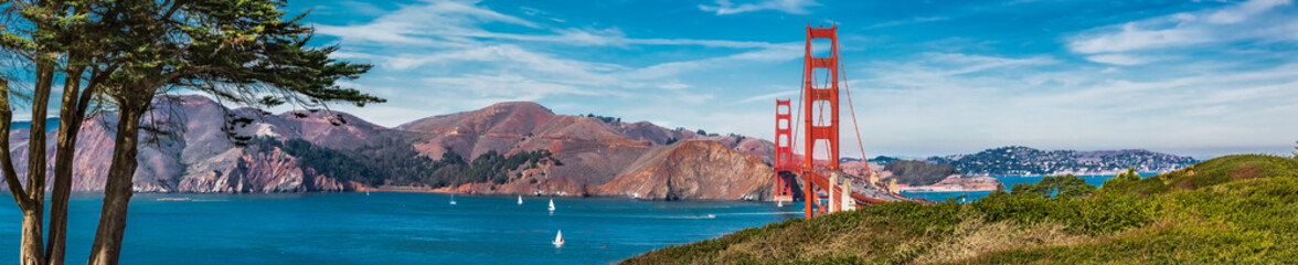 Panorama of the Golden Gate bridge