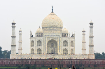 Obraz premium view of road speed signal in Agra, India