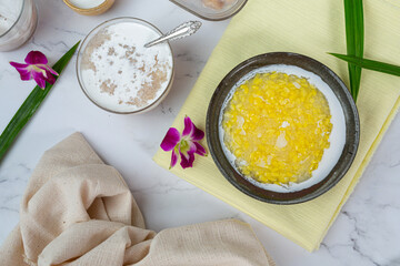 Sweet Mung Bean Porridge with Coconut Milk Recipe (Tao Suan).
