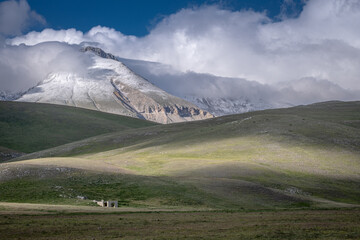 Montagne del Gran Sasso a primavera