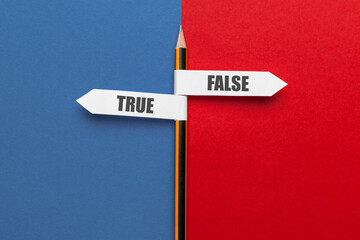 Pencil - direction indicator - choice of true or false. - obrazy, fototapety, plakaty