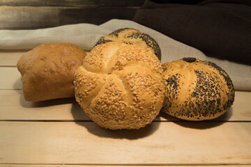 Bread with sesame seeds and poppy seeds.