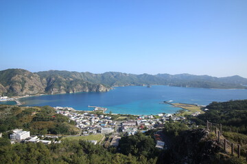 Fototapeta na wymiar 高台から見た小笠原諸島父島の集落