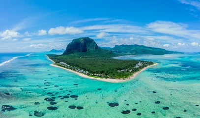 Keuken foto achterwand Le Morne, Mauritius Aerial view of Le Morne Brabant, a UNESCO world heritage site.Coral reef of the island of Mauritius. panorama underwater waterfall