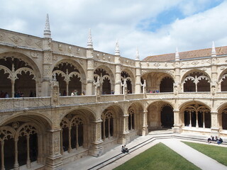 Fototapeta premium Kreuzgang des Hyronimus-Klosters in Lissabon Portugal