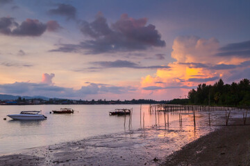 Fototapeta premium Beautiful sunset over the bay of Andaman Sea in Thailand