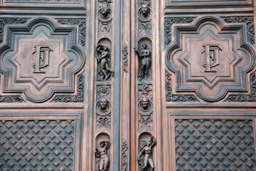 detail of the door 