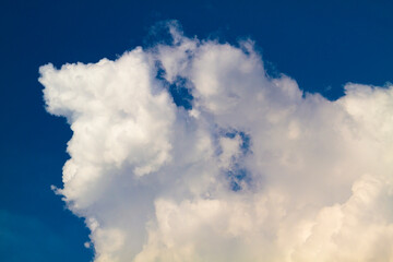 Obraz premium white cloud on blue sky