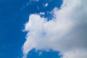 Obraz premium white cloud on blue sky