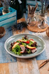 Salad with smoked turkey breast caramelized apples