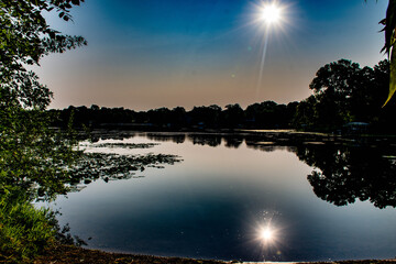 Obraz premium sunset on the lake