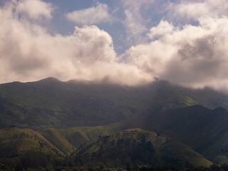 Obraz premium Mountains on a cloudy day
