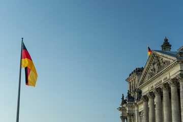 Das Reichstagsgebäude am Platz der Republik in Berlin ist seit 1999 Sitz des Deutschen Bundestages.