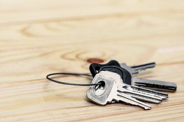 a bunch of keys on the table