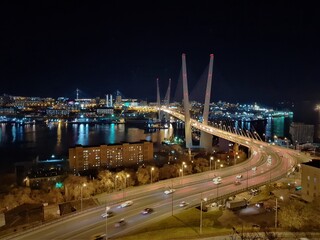 Fototapeta na wymiar night view of Zolotoy Bridge