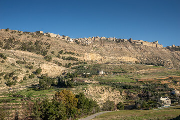 Fototapeta na wymiar City of Kerak and Castle, Jordan