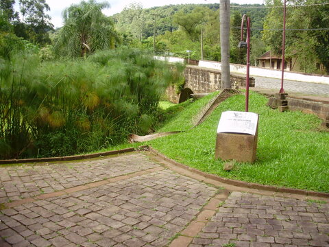 Beleza incomum da Ponte do Imperador, Ivoti/RS, Brasil.