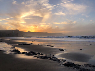 Sunset at Las Canteras beach in Las Palmas