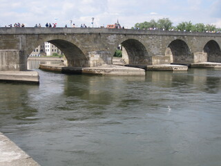 Naklejka premium Steinerne Brücke in Regensburg