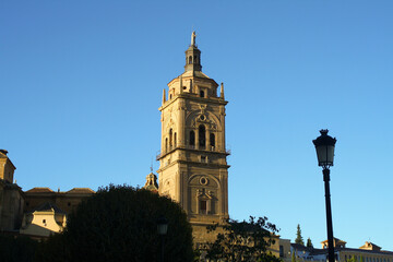 Naklejka premium Catedral de Guadix, Granada. Catedral sobre cielo azul.