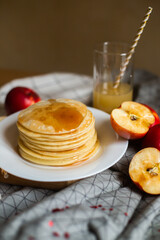 pancakes with honey and fruit juice