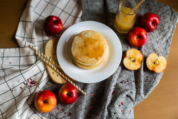 pancakes with honey and fruit juice