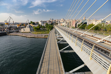 Obraz premium Galata Metro Bridge in Istanbul, Turkey