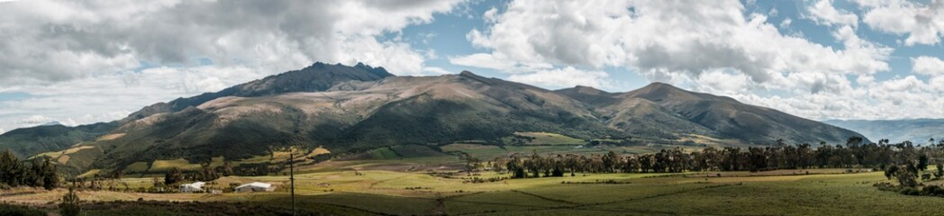 Fototapeta na wymiar Panoramic photography of the Pasochoa volcano in Ecuador