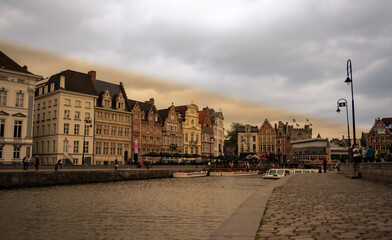 Fototapeta na wymiar canal in bruges belgium