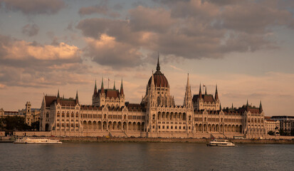 Naklejka premium hungarian parliament in budapest