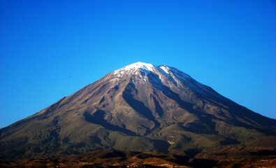 Fototapeta premium View of volcano Misti with snow from Arequipa (South Peru) 