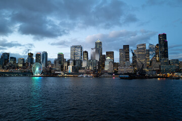 Fototapeta na wymiar Panoramic image of the Seattle, Washington skyline at night