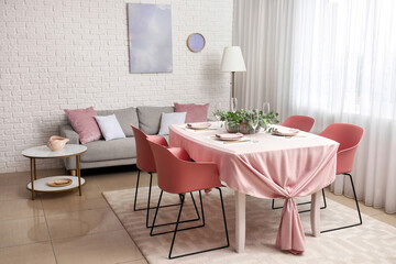 Fototapeta na wymiar Interior of modern stylish dining room