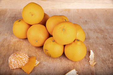 yellow Orange
Fruit on wooden table