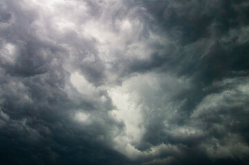 Obraz premium Scary beautiful storm clouds. Gloomy dark sky hurricane