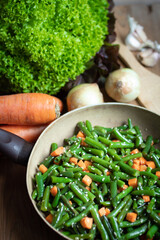 String bean and carrot salad