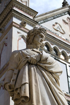 Monument of Dante Alighieri, famous italian poet in the Piazza Santa Croce (Holy Cross square), Florence, Italy