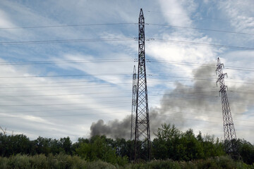 Obraz premium accident fire and black smoke. Fire in the city