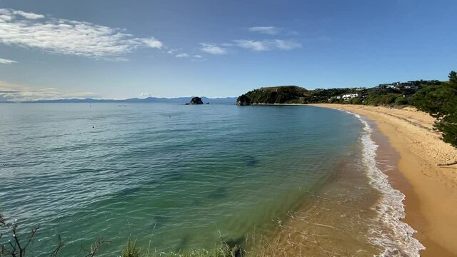 Plage paradisiaque de Kaiteriteri, Nouvelle Z&eacute;lande