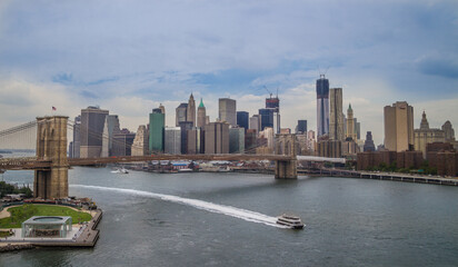 Fototapeta na wymiar Brooklyn Bridge with the New York Manhattan skyline