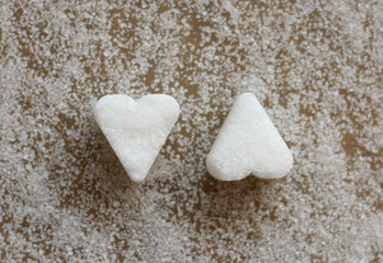 Obraz premium Sugar cubes in a heart shape 