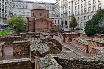 Fototapeta premium St George Rotunda church among the ruins of the ancient town of Serdika, Sofia, Bulgaria, Europe 