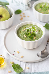 Green avocado soup with apple