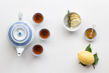 Porcelain teaset with honey and lemon
