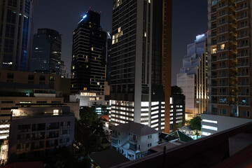 Bangkok in der Nacht - 359677475