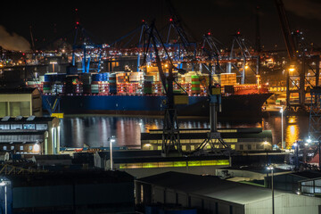 Hamburger Hafen Containerterminal Containerschiff