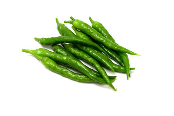 白背景の青唐辛子　コピースペースあり Green chili peppers on white background with copy space	