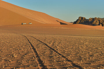 SAHARA DESERT SAND DUNES IN TASSILI NATIONAL PARK IN ALGERIA