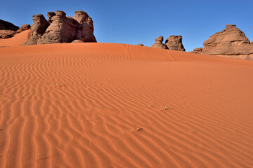 SAHARA DESERT SAND DUNES IN TASSILI NATIONAL PARK IN ALGERIA